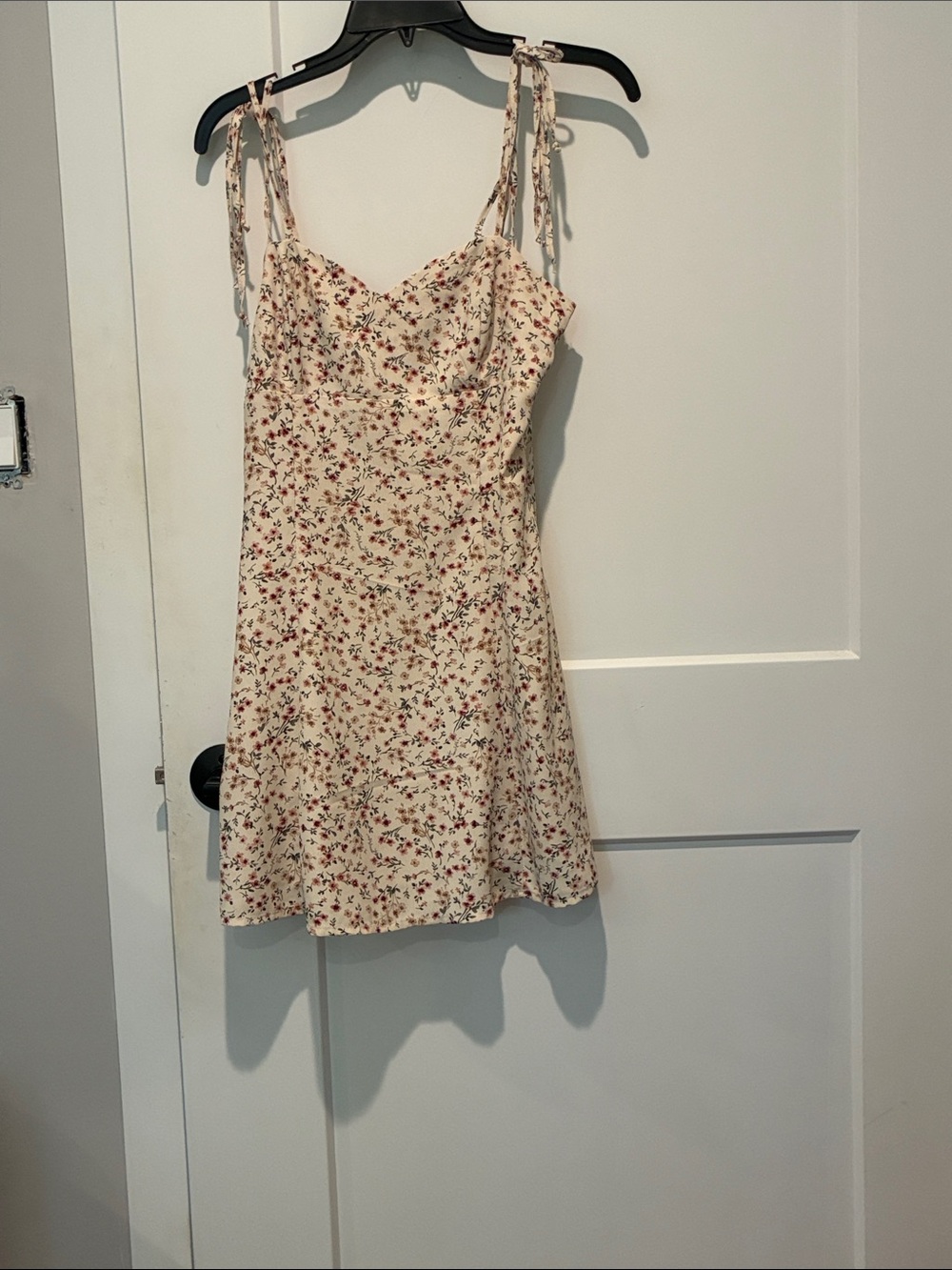 Garage Cream Floral Tie-Shoulder Mini Dress. B31